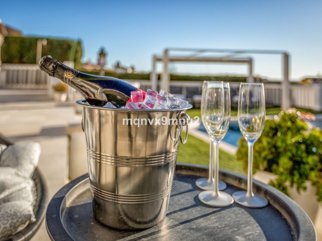 Villa avec 5 Chambres  à El Chaparral