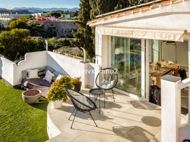 Villa avec 5 Chambres  à El Chaparral