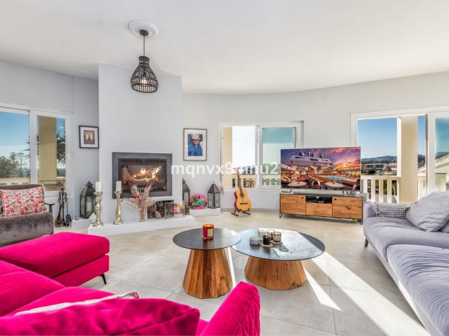 Villa avec 5 Chambres  à El Chaparral