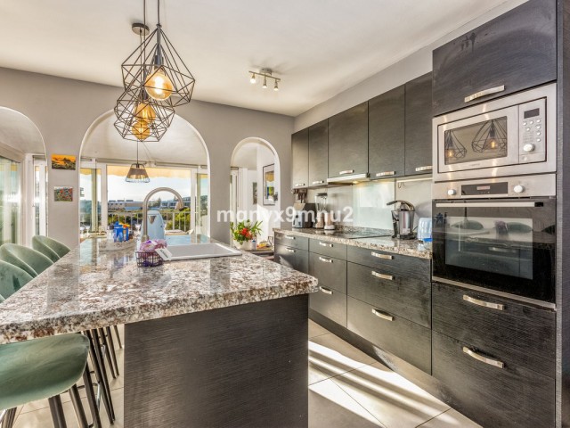 5 Bedrooms Villa in El Chaparral