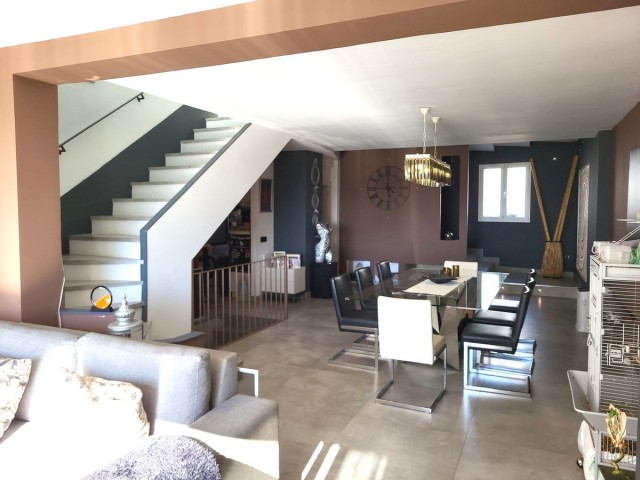 Maison mitoyenne avec 4 Chambres  à Guadalmina Alta
