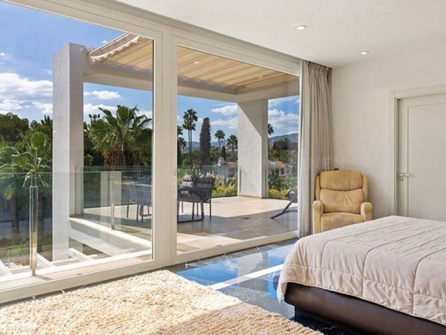 Villa con 7 Dormitorios  en Nueva Andalucía