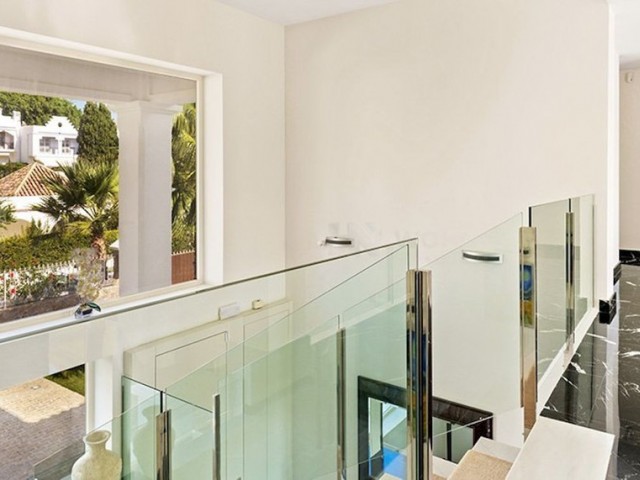 7 Slaapkamer Villa in Nueva Andalucía