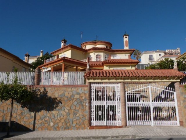 Villa avec 4 Chambres  à Torre del Mar