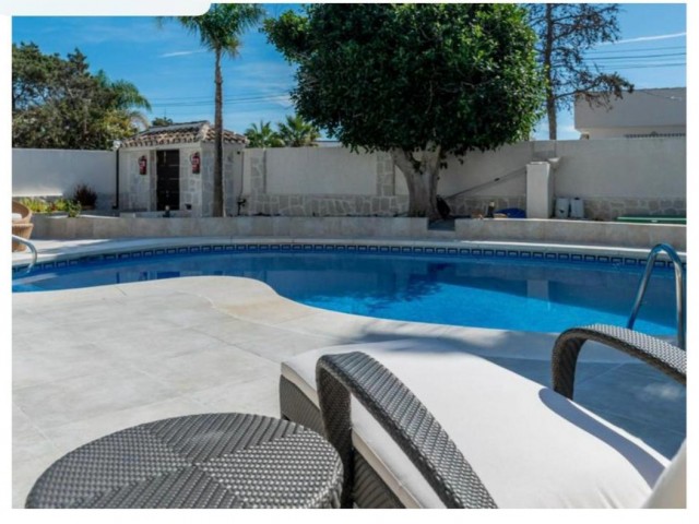 4 Schlafzimmer Villa in Marbesa