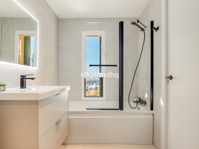 Maison mitoyenne avec 3 Chambres  à Benalmadena