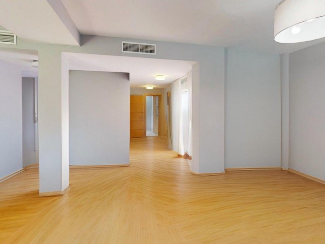 6 Bedrooms Villa in Benalmadena