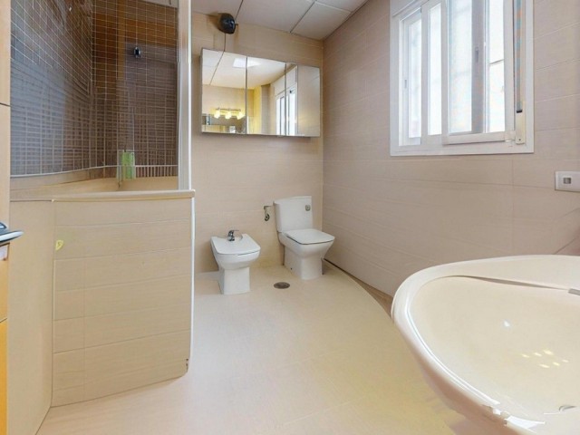 6 Bedrooms Villa in Benalmadena
