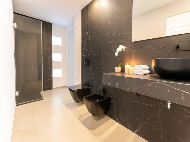 2 Makuuhuoneen Huoneisto Puerto Banús