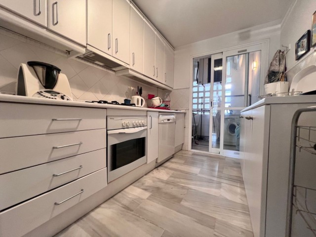 2 Bedrooms Apartment in Guadalmina Baja