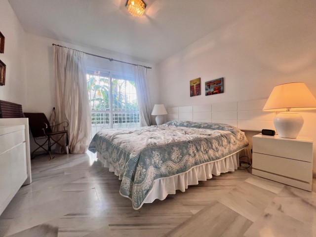 2 Bedrooms Apartment in Guadalmina Baja