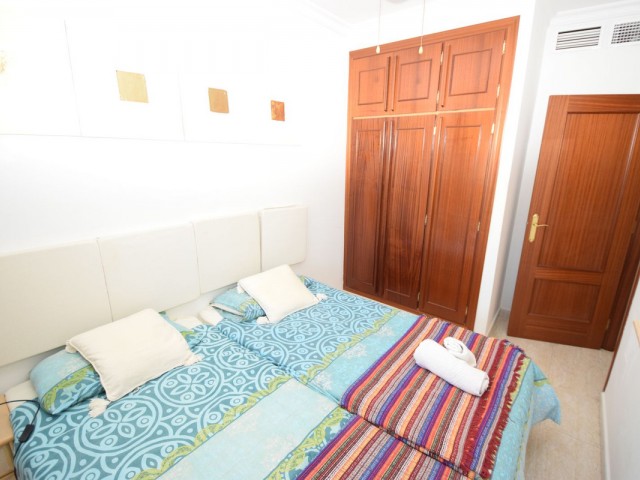 Apartamento con 3 Dormitorios  en La Cala de Mijas