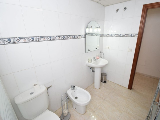 Apartamento con 3 Dormitorios  en La Cala de Mijas