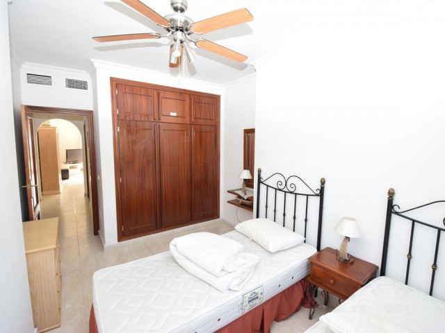 Apartamento con 3 Dormitorios  en La Cala de Mijas