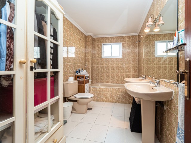 5 Bedrooms Townhouse in Fuengirola