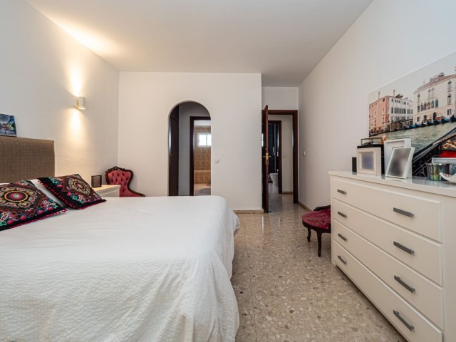 5 Bedrooms Townhouse in Fuengirola