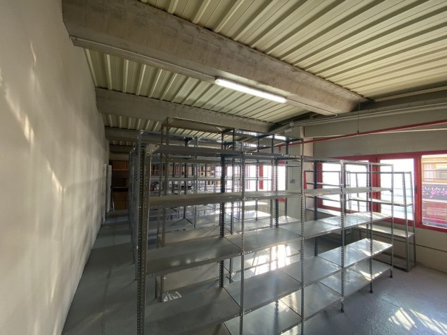 Commercial in Nueva Andalucía