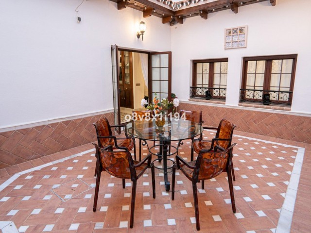 5 Bedrooms Villa in Fuengirola