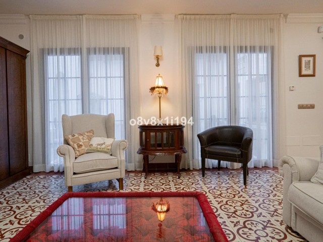 5 Bedrooms Villa in Fuengirola