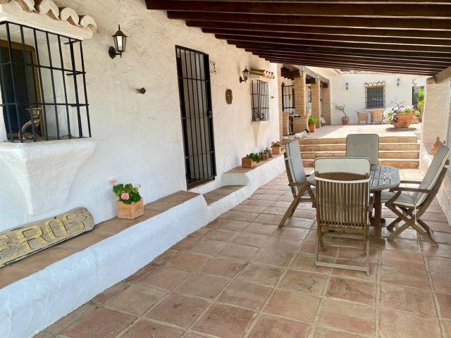 5 Bedrooms Villa in Mijas