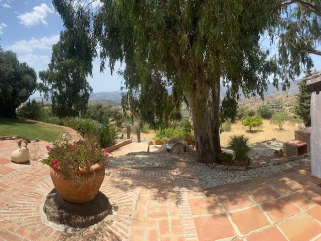 5 Bedrooms Villa in Mijas