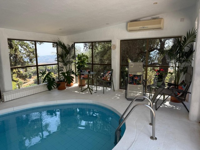 5 Bedrooms Villa in Mijas