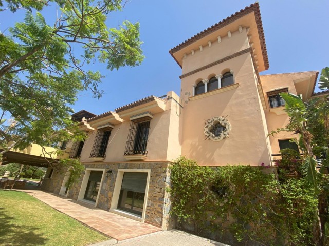 4 Bedrooms Villa in La Cala