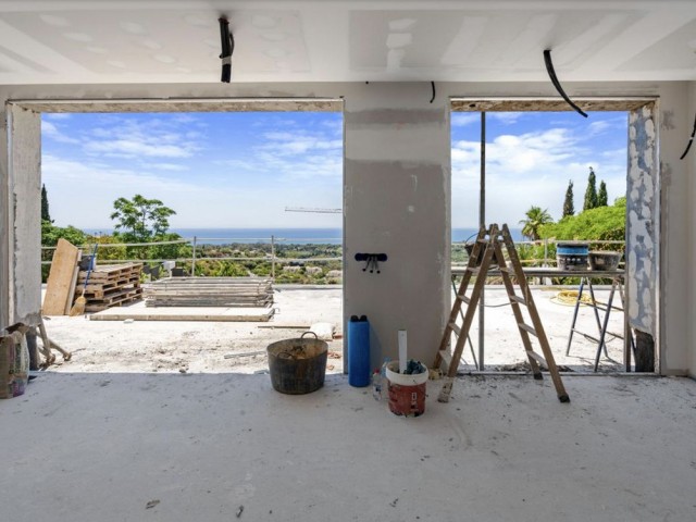 Villa con 5 Dormitorios  en Elviria