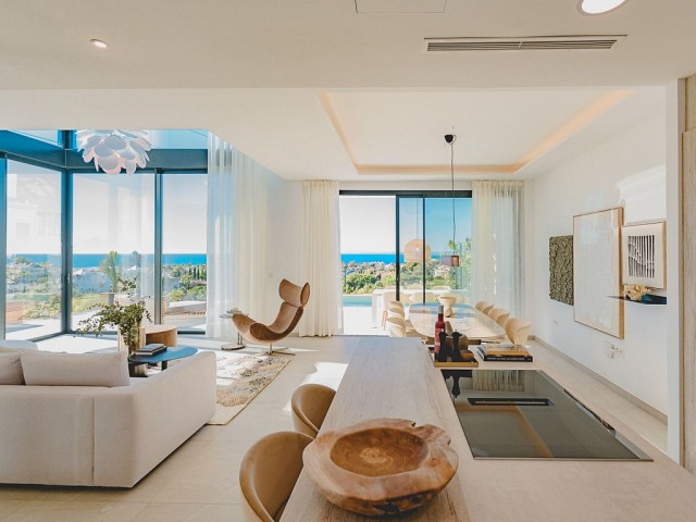 4 Bedrooms Villa in Marbella