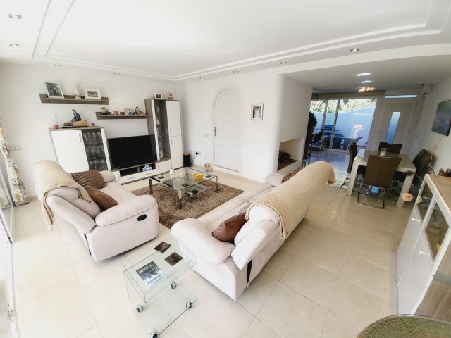 3 Slaapkamer Rijtjeshuis in Miraflores