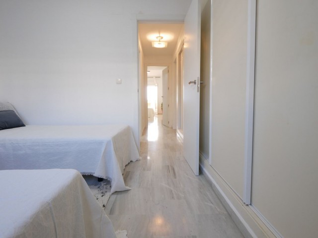 Apartamento con 3 Dormitorios  en Cabopino