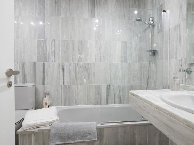 Apartamento con 3 Dormitorios  en Cabopino