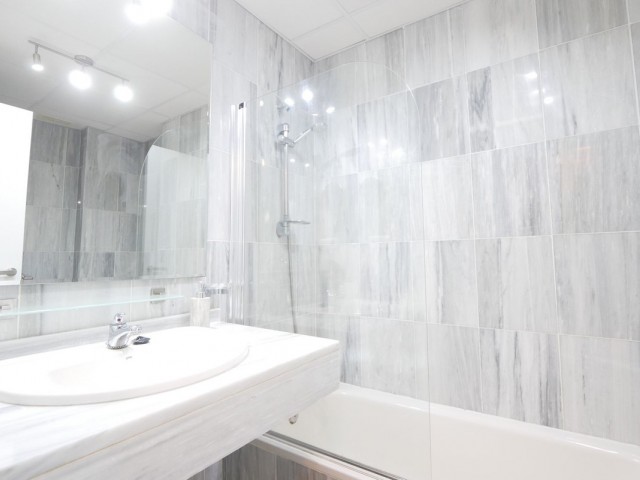 Apartamento con 3 Dormitorios  en Cabopino