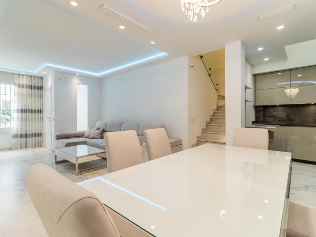 3 Bedrooms Townhouse in Estepona