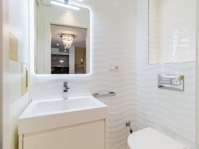 3 Bedrooms Townhouse in Estepona