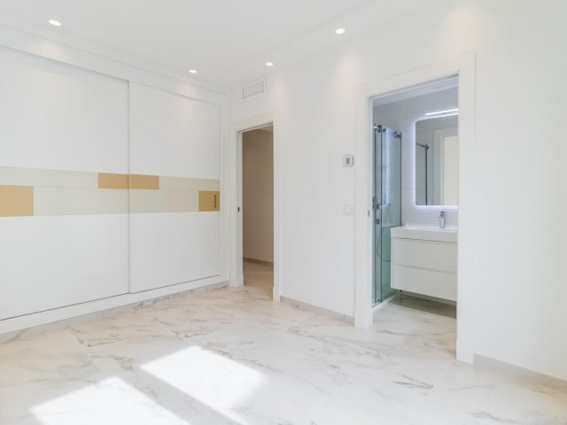 3 Bedrooms Townhouse in Estepona