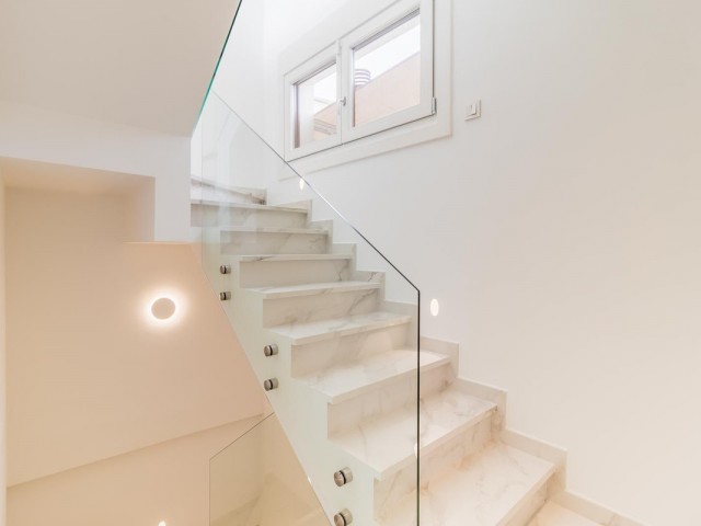 3 Bedrooms Townhouse in Estepona