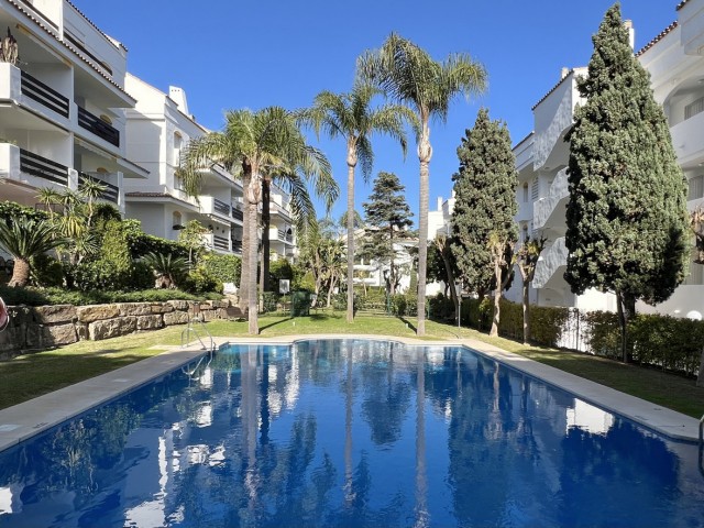 3 Bedrooms Apartment in Guadalmina Baja