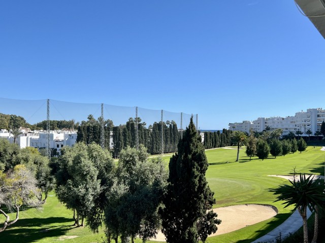 3 Bedrooms Apartment in Guadalmina Baja