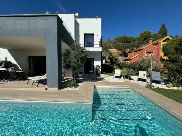 4 Sovrums Villa i Elviria