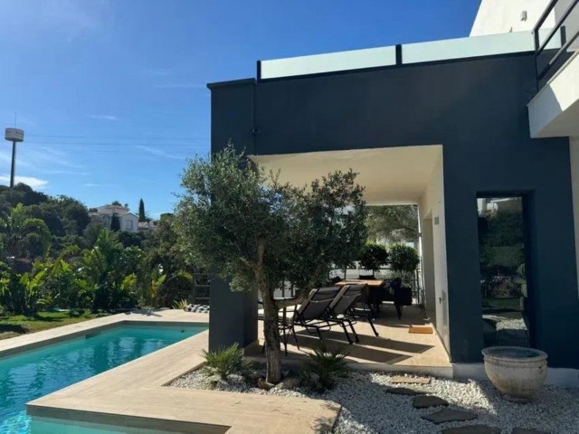 4 Sovrums Villa i Elviria