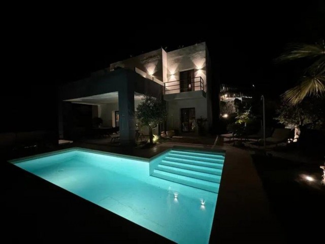 4 Sovrums Villa i Elviria