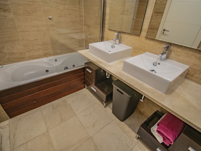 2 Slaapkamer Appartement in Los Flamingos