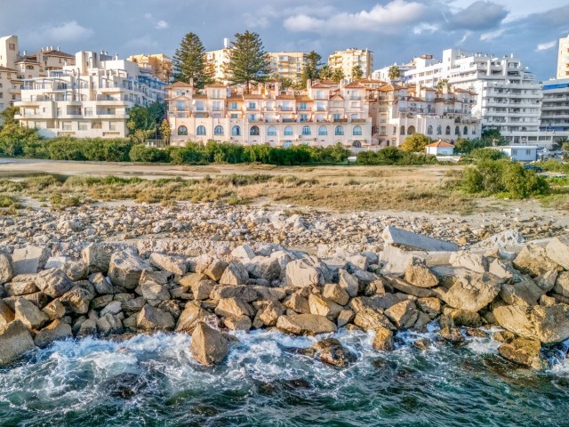 4 Bedrooms Apartment in Estepona
