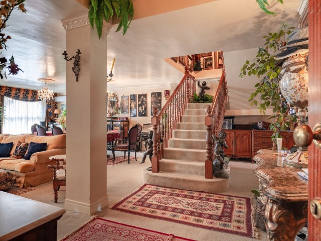 4 Bedrooms Apartment in Estepona