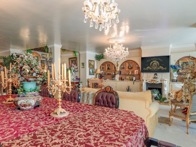 4 Bedrooms Apartment in Estepona
