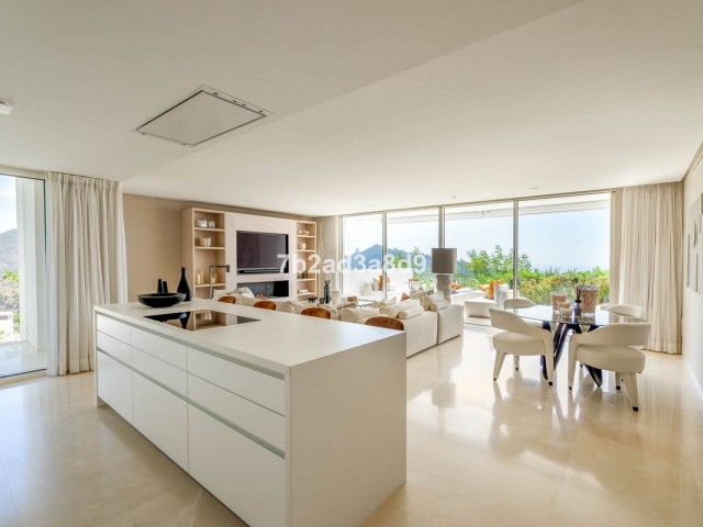 3 Bedrooms Apartment in Ojén