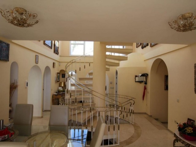Villa avec 10 Chambres  à Riviera del Sol
