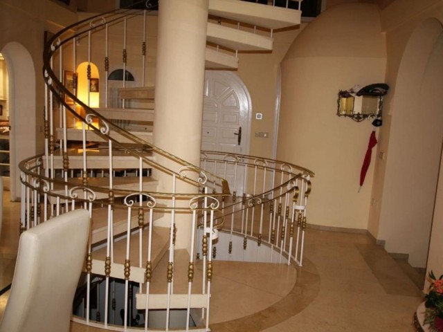 Villa, Riviera del Sol, R4126108