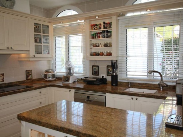 10 Slaapkamer Villa in Riviera del Sol
